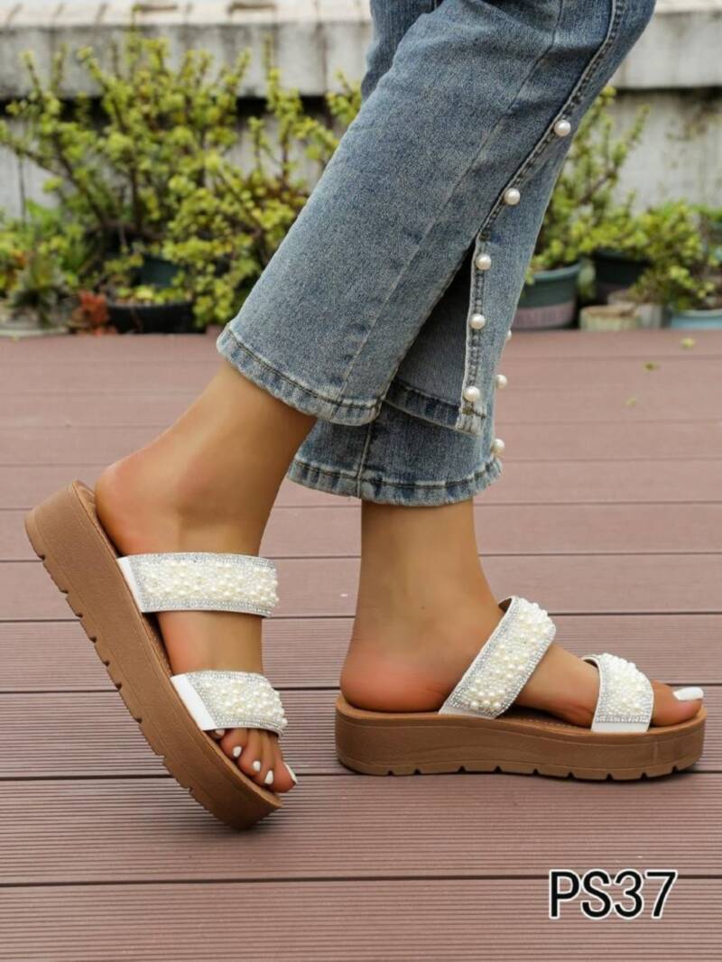 Klapki damskie Roz 36-41 / 12 par